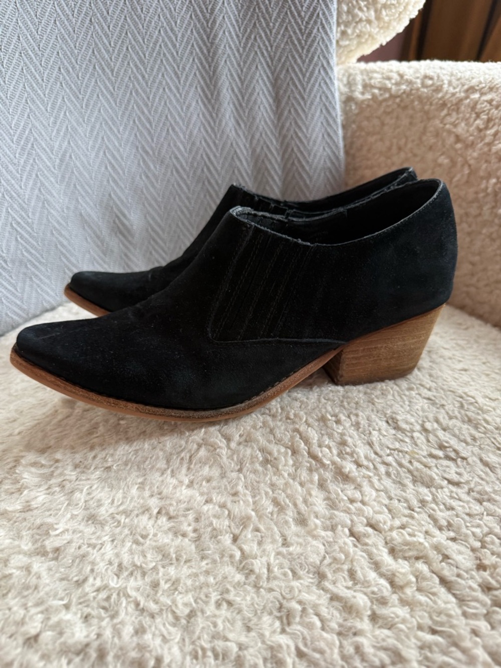 Jeffrey Campbell Black Suede Pointed Ankle Booties - Picture 2 of 7